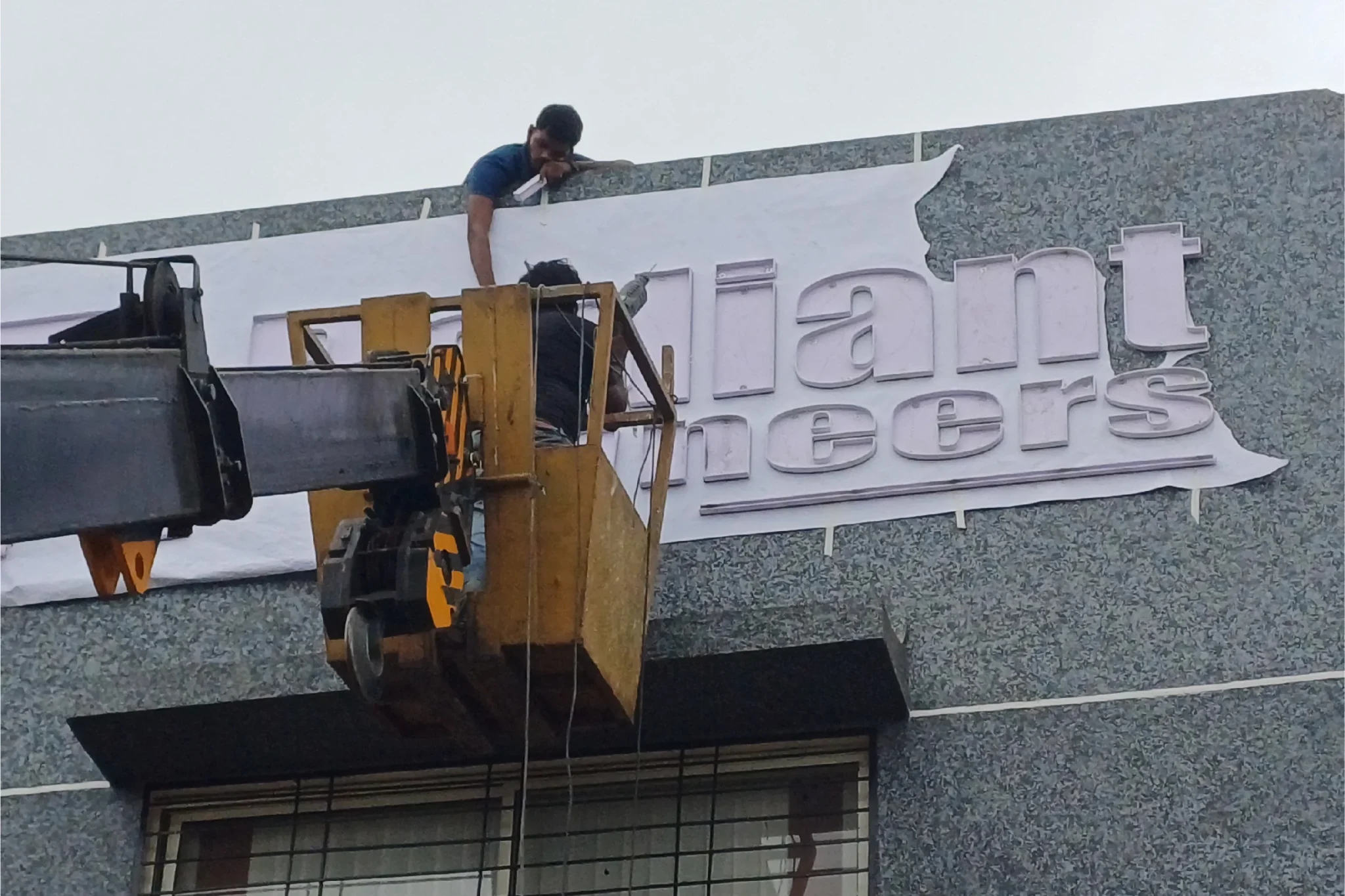 logo-fabrication-and-installation-by wdsoft-branding-agency